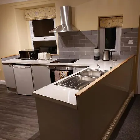 Сasa de vacaciones Entire Two Bedroom House In